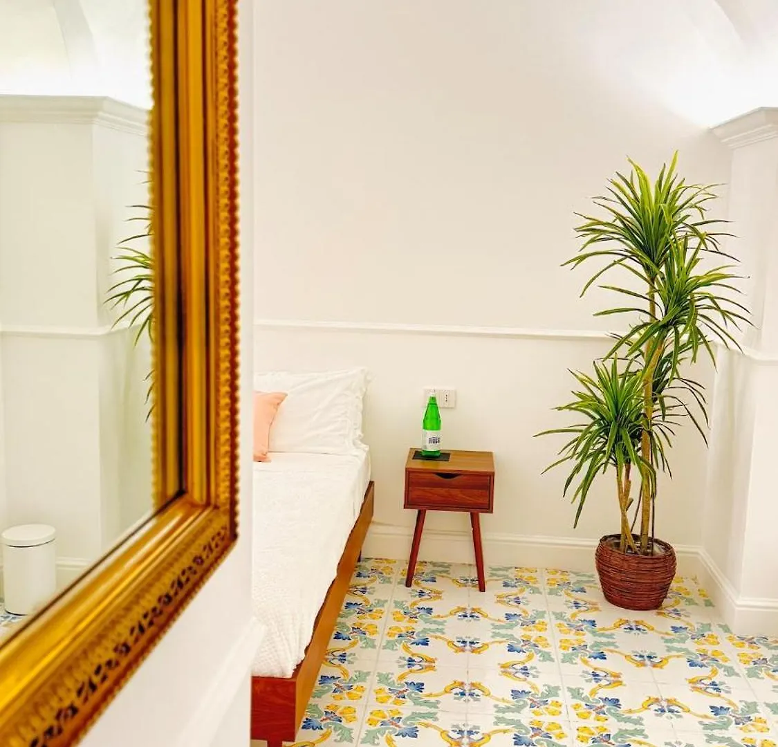 Talamo Room Boutique Naples Apartment